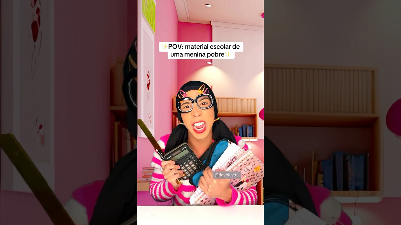 POV: material escolar de uma menina pobre (David Costa- @davidcstt_)