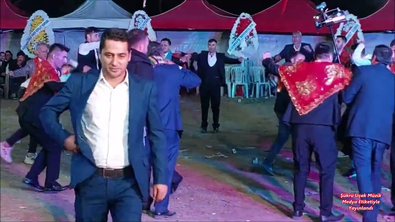 Çiftetelli Çaldığım Bağlama Aziz Baltak