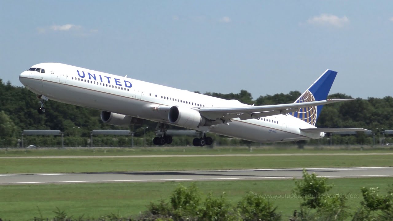 United Airlines Boeing 767 N77066 takeoff @ Hamburg Airport