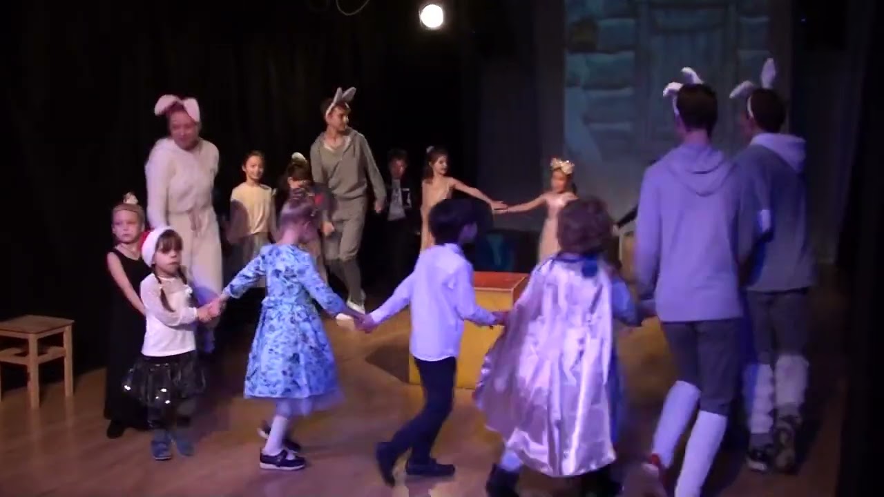 ДЕД МОРОЗ И СЕРЫЙ ВОЛК