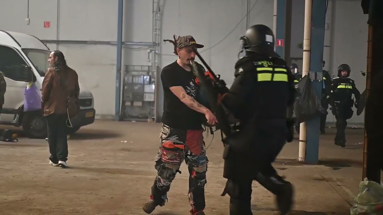 Politie ontruimt illegaal feest met 300 aanwezigen, &eacute;&eacute;n aanhouding