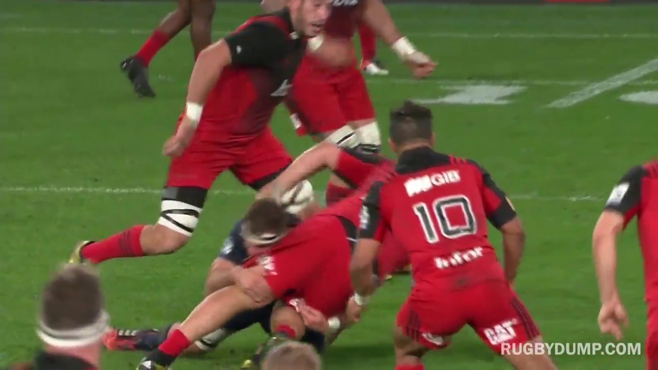 Luke Whitelock beastmode tackling in 2016