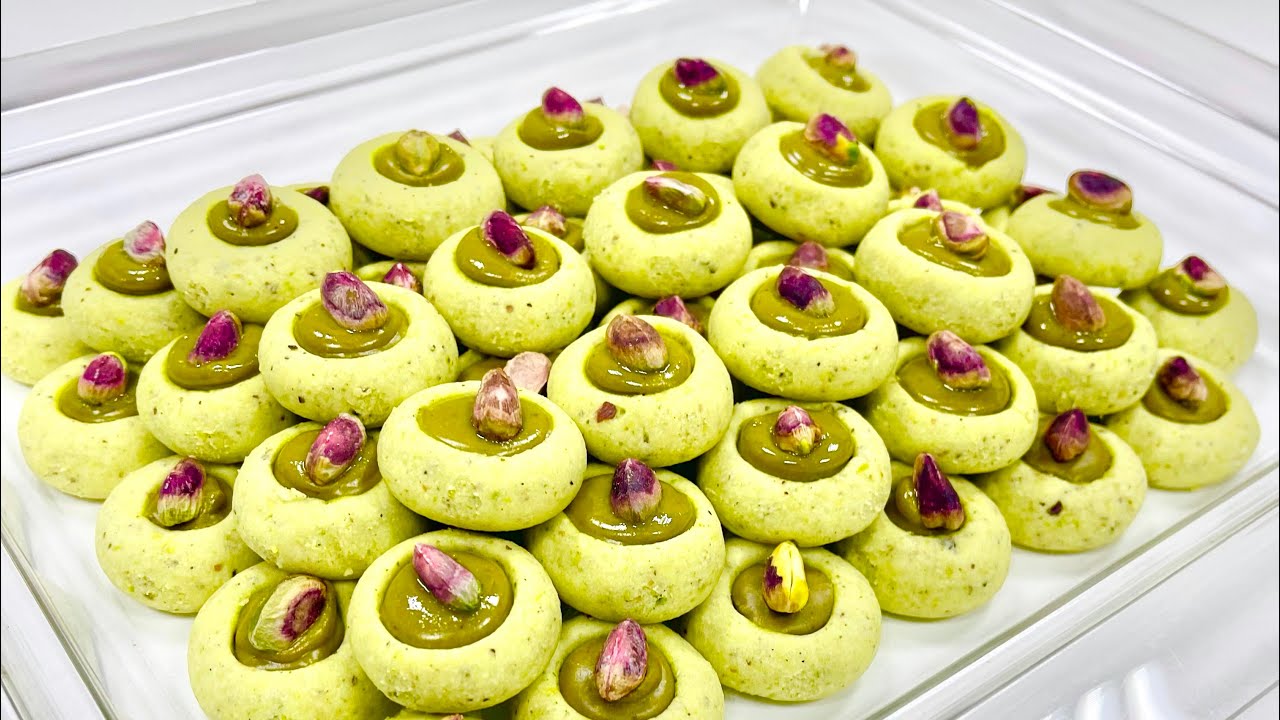 غريبة الفستق تذوب بالفم ( رهييييييييبه) 💛