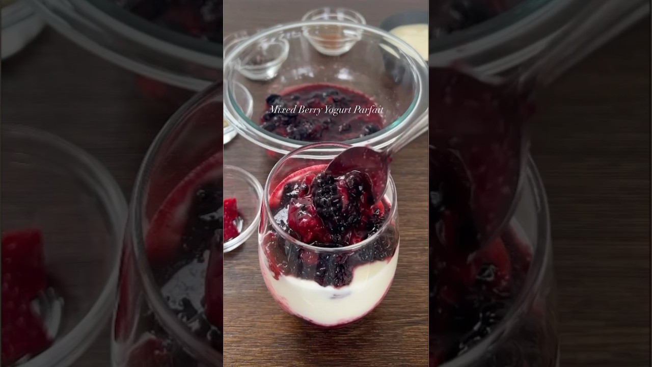 Mixed Berry Yogurt Parfait #snackrecipe #healthysnacks #easysnacks