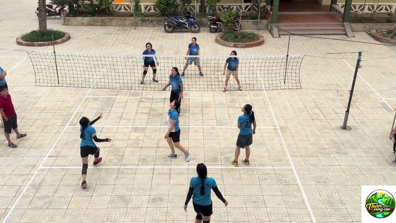 Trận đấu của những bóng hồng chào mừng ngày 8 tháng 3 ￼