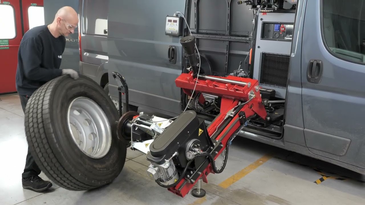 Corghi - ET 1050 Truck Line