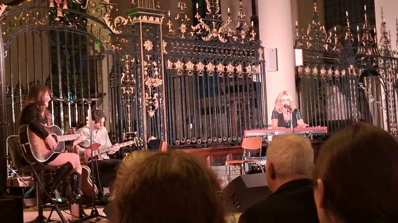 Ward Thomas - Boomerang (Live At Derby Cathedral, 7/11/25)