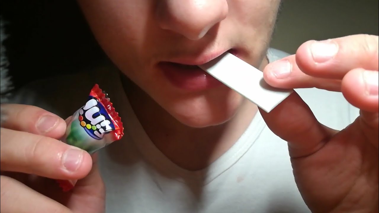 Eating a Chewing gum -ASMR-