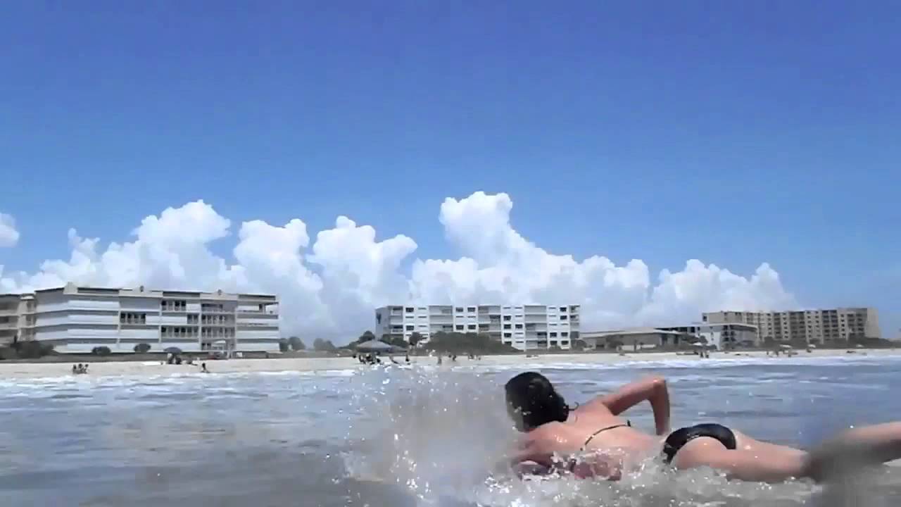 Ladiedottie learns to surf! (8/5/11)