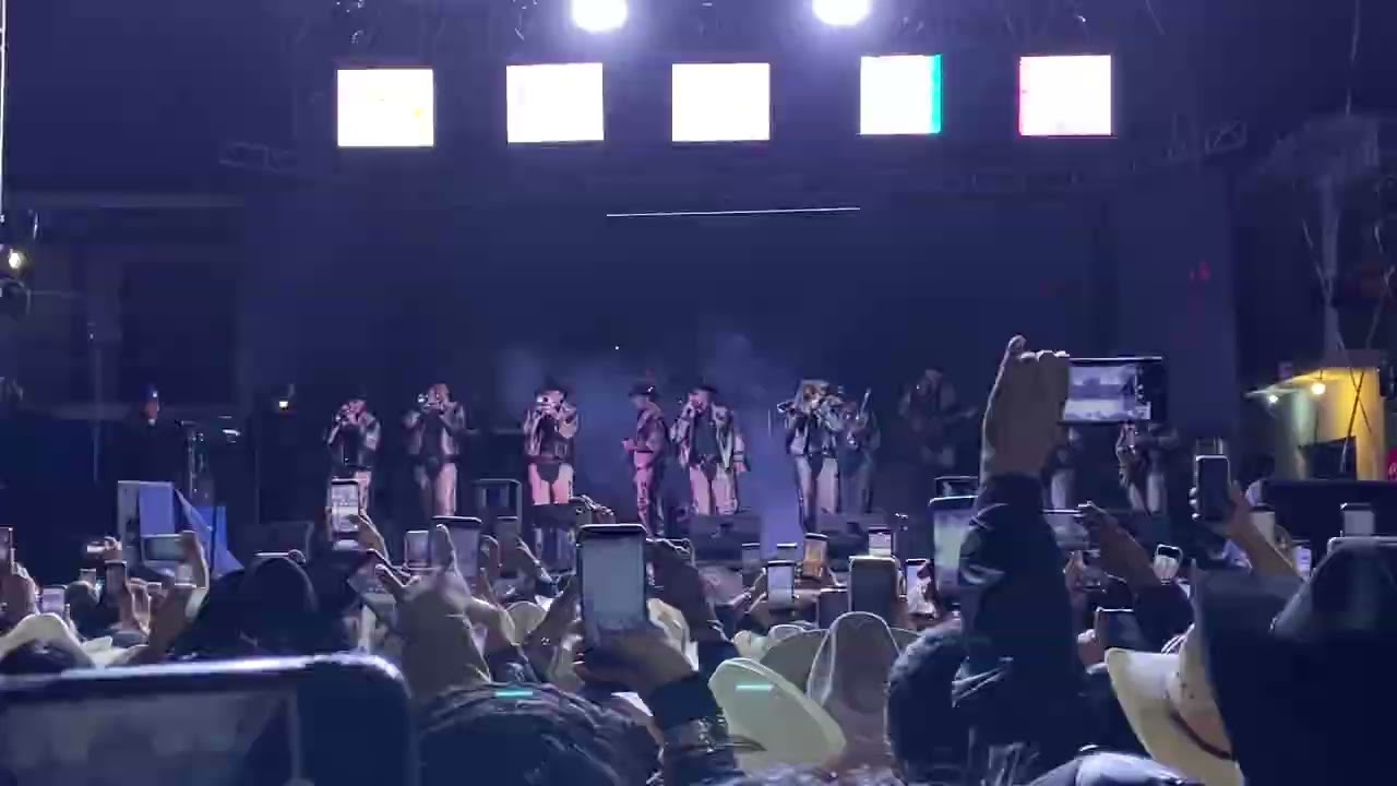 Presentación La Estrella de los Bailes La Maguey en Tzintzuntzan Michoacán 