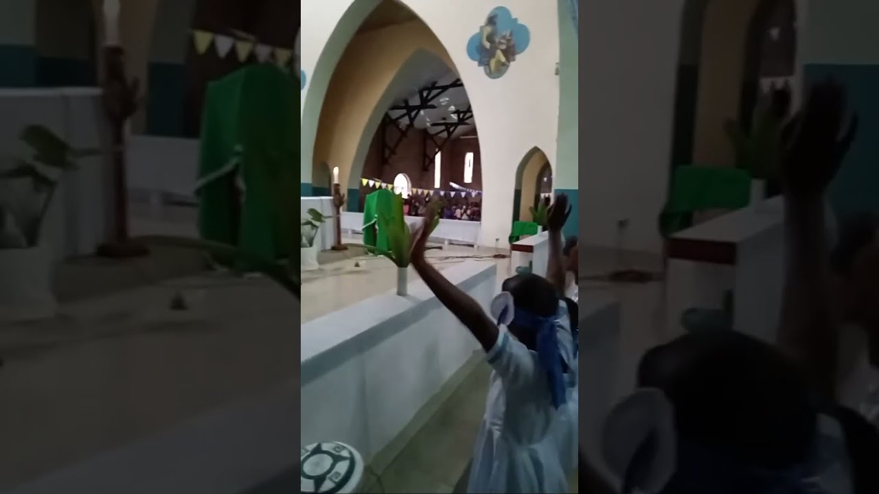mbega ngo abakristu ba Paruwasi Regina Pacis Rambura ngo barabyina wee! iyi misa yari ubukwe pe!