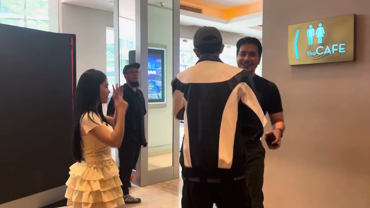 GALA PREMIERE SOSOK KETIGA LINTRIK!