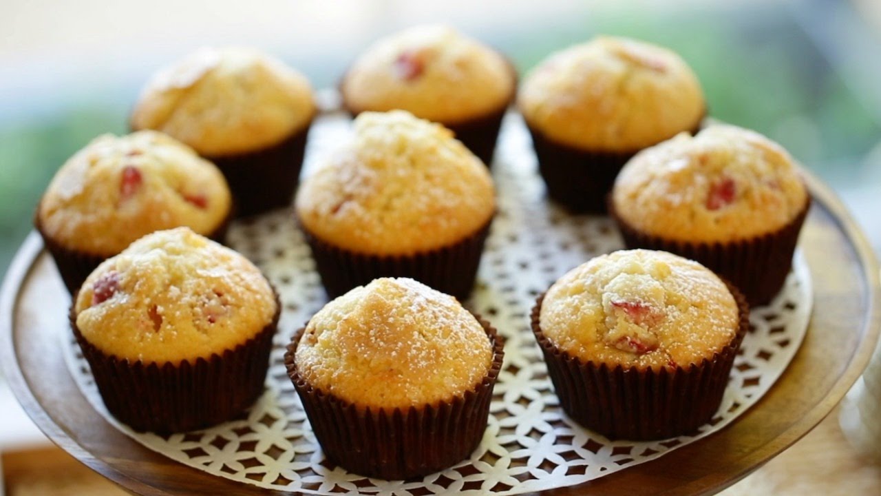 Beth's Strawberry Lemon Muffin Recipe | ENTERTAINING WITH BETH