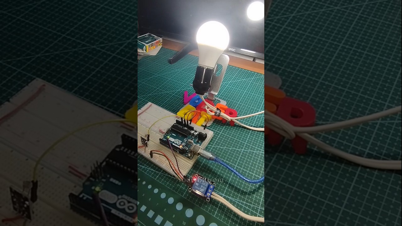 Encender una Bombilla con un LDR, Placa Arduino y un Relé de 5V  