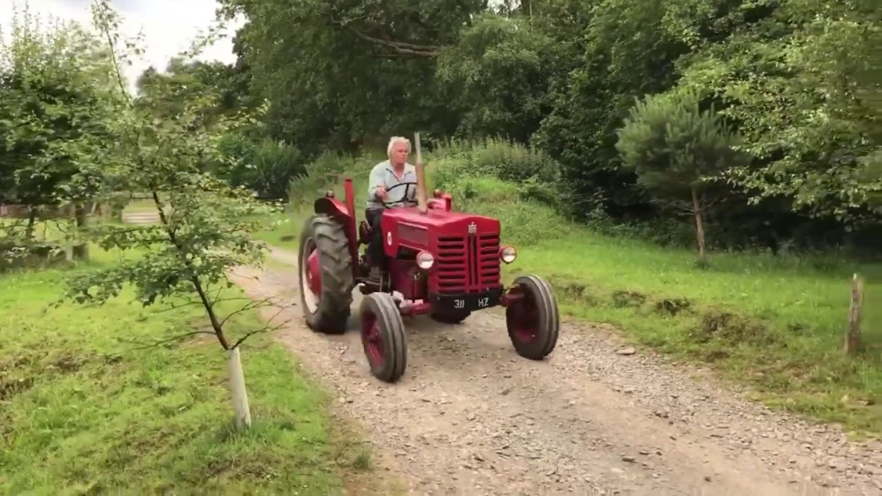 INTERNATIONAL B275 VINTAGE TRACTOR GREAT RUNNER NOW SOLD www.catlowdycarraiges.com