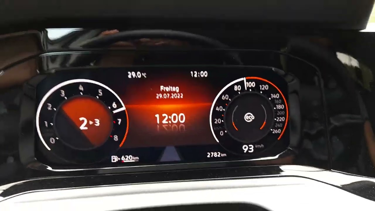 VW Golf 8 1.0 110 HP Acceleration