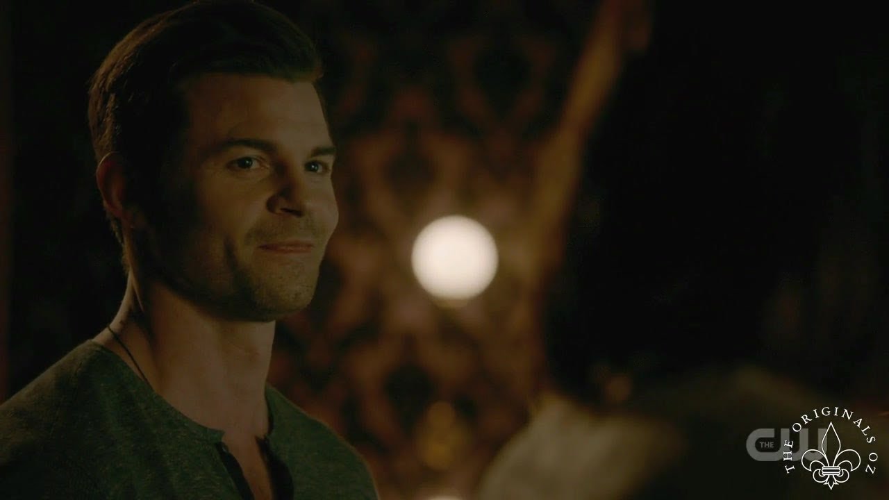 The Originals 5x11 FLASHBACK: Hayley visits Elijah in France