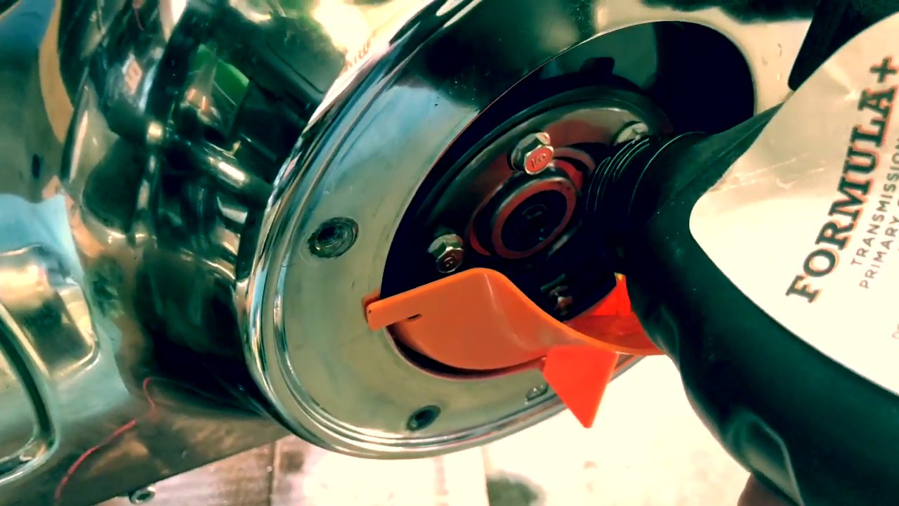 Замена масла в Harley Ultra Limited 2015 года с тремя отверстиями