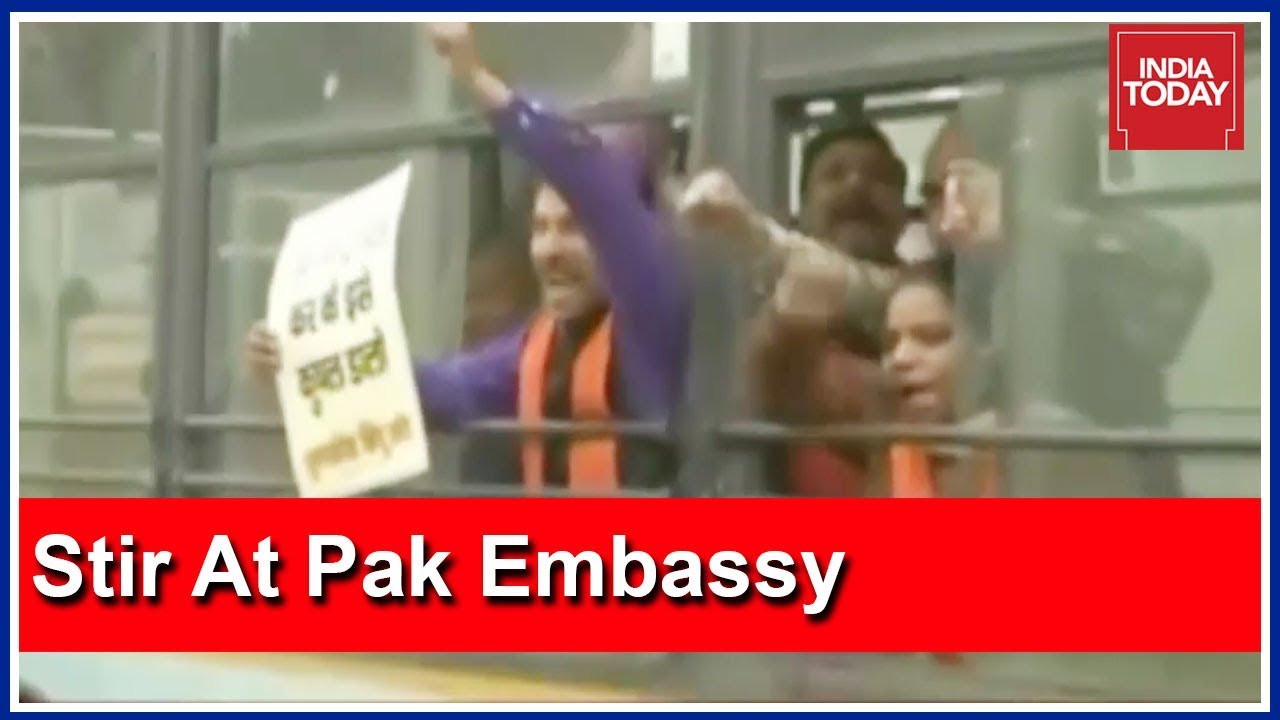 After Pulwama Attack, Protests Break Out Outside Pakistan Embassy In Delhi