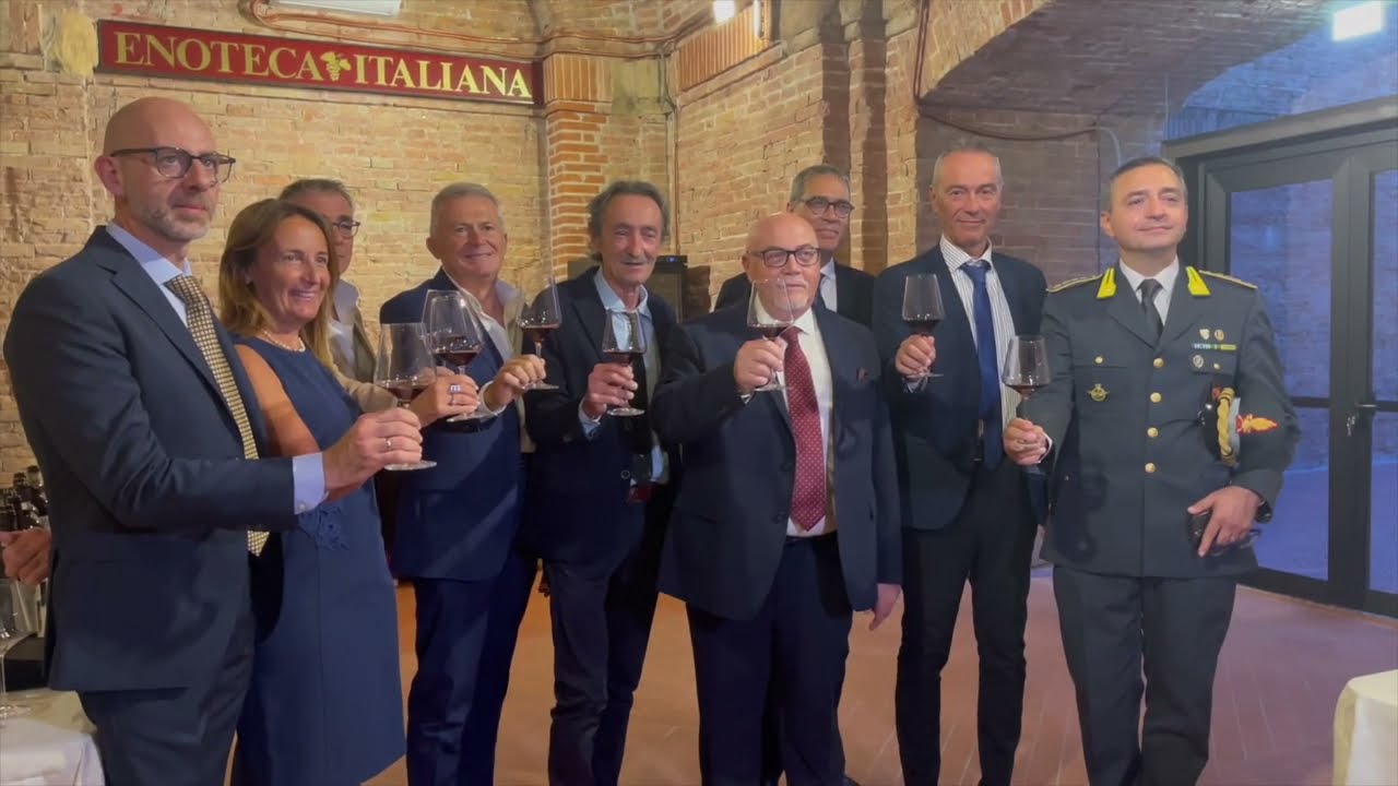 Puntata 3 ARTE NEL CALICE - Enoteca Italiana Siena con l'artista   Valerio Toninelli