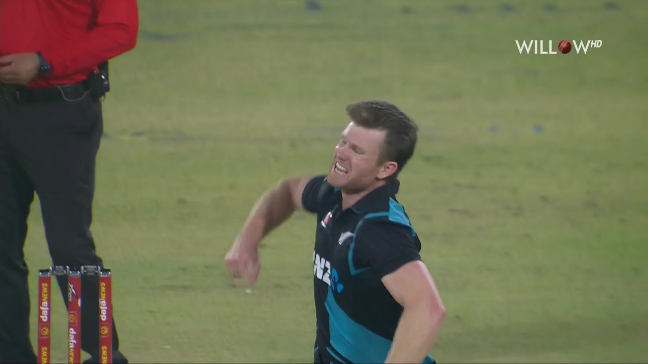 James Neesham 3 wickets vs Pakistan| 3rd T20I - PAK vs NZ