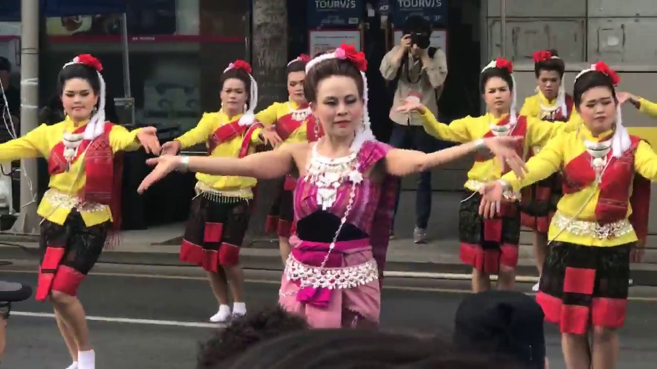รำโชว์สวยๆจากคนไทยในเกาหลีใต้ ในงาน Colorful Deagu Festival 2018