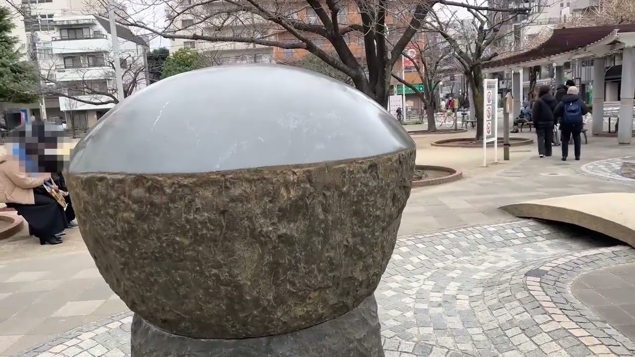 【心霊闇動画】カメラ向けた瞬間ゾッとした！変わった彫刻を見つけてはスマホで撮る投稿者が戦慄した映像とは？【第98巻「オブジェ」】