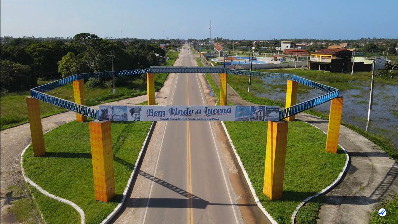 LINDÍSSIMA PRAIA NO MUNICÍPIO DE LUCENA-PB,IMAGENS AÉREAS.