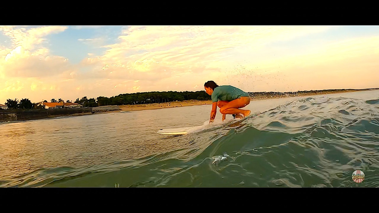 Longboard : surfing session.