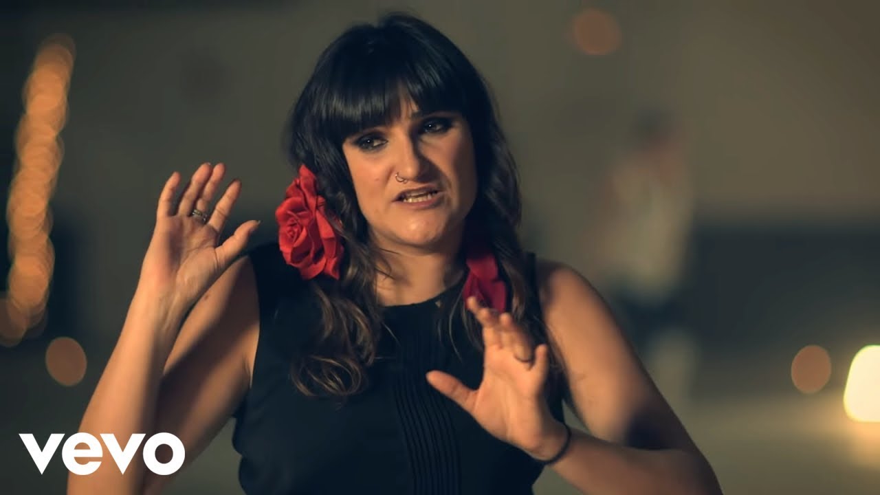 Rozalén - Comiendote a Besos