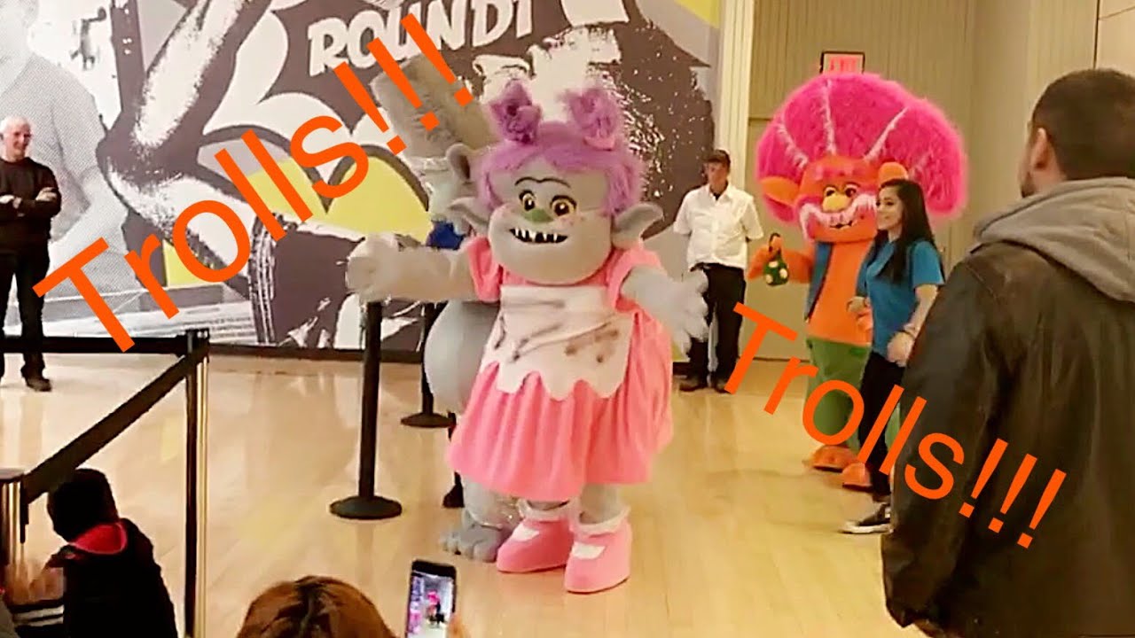 Meet & Greet with the TROLLS!! Poppy!!💖