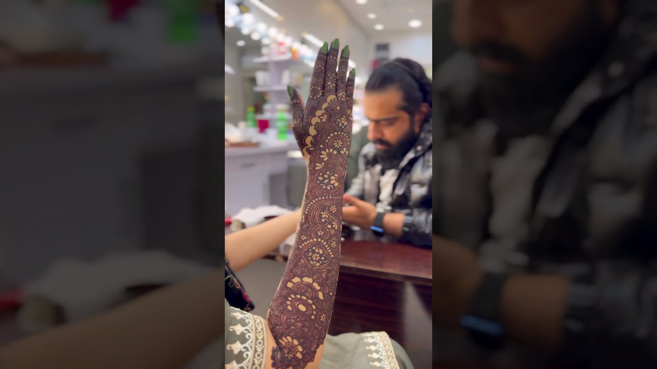 Bridal mehndi signature design ✨🥰 #hassanmehndiparlour #henna #mehndidesign #hennaart #mehandi