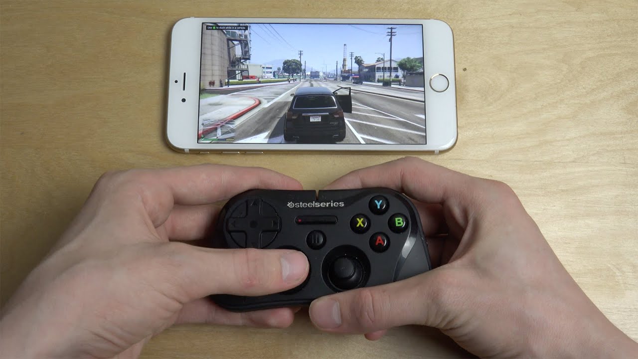 GTA 5 iPhone 6S Plus Steelseries Gamepad Moonlight Streaming Test!