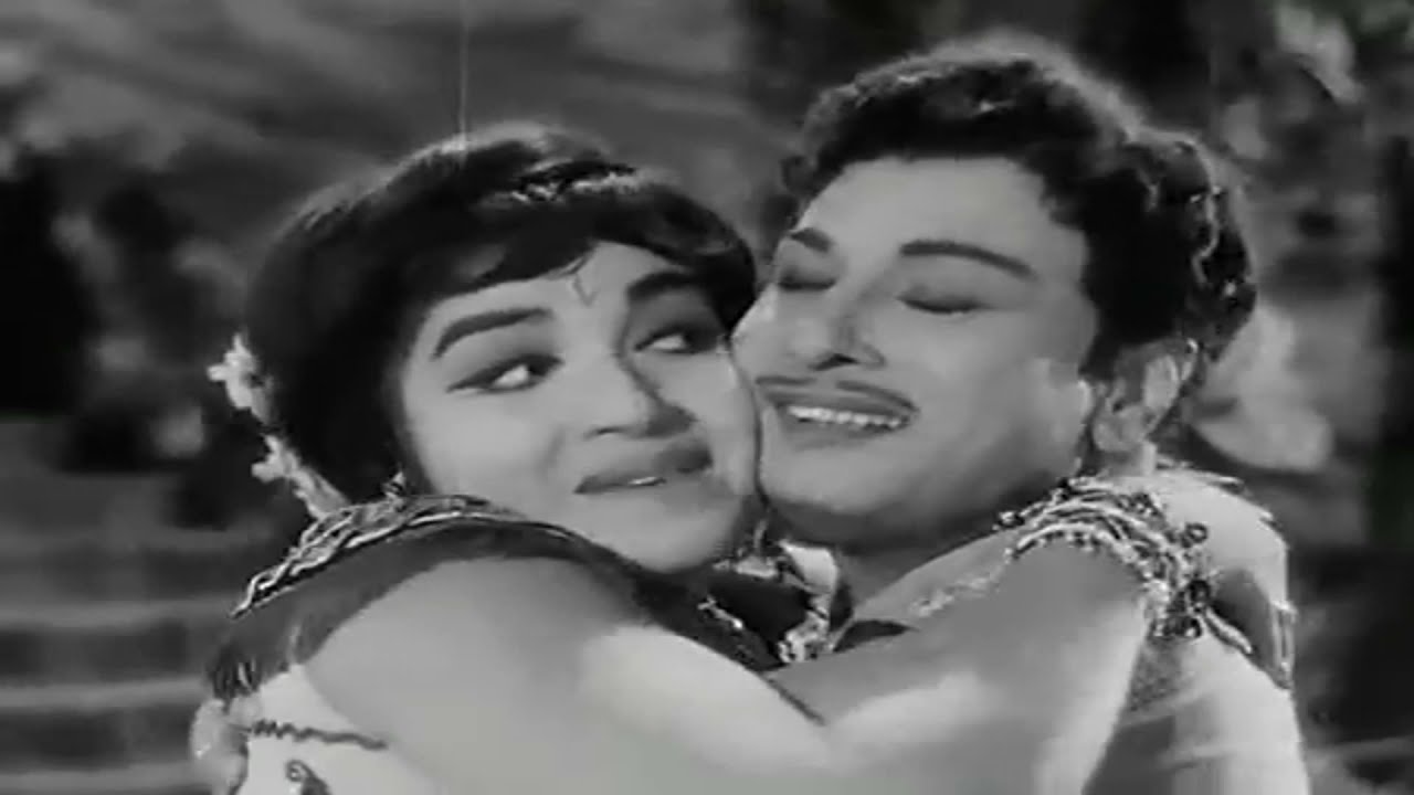 Vizhiye Vizhiye | விழியே விழியே உனக்கென்ன | T. M. Soundararajan & P. Susheela Super Hit MGR Song