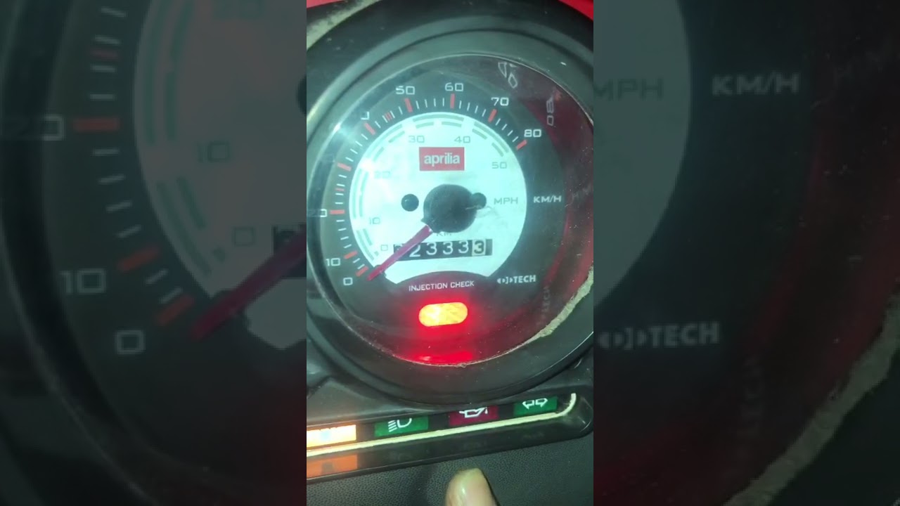 Dit is hoe je Foutcodes kan resetten op Aprilia SR 50 Ditech, vier keer de reeks herhalen!