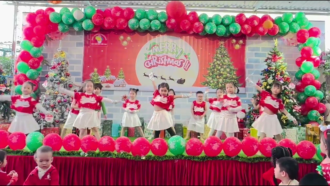 Văn nghệ Noel 2025 lớp steam 7 Mầm Non Hoa Tuổi Thơ 