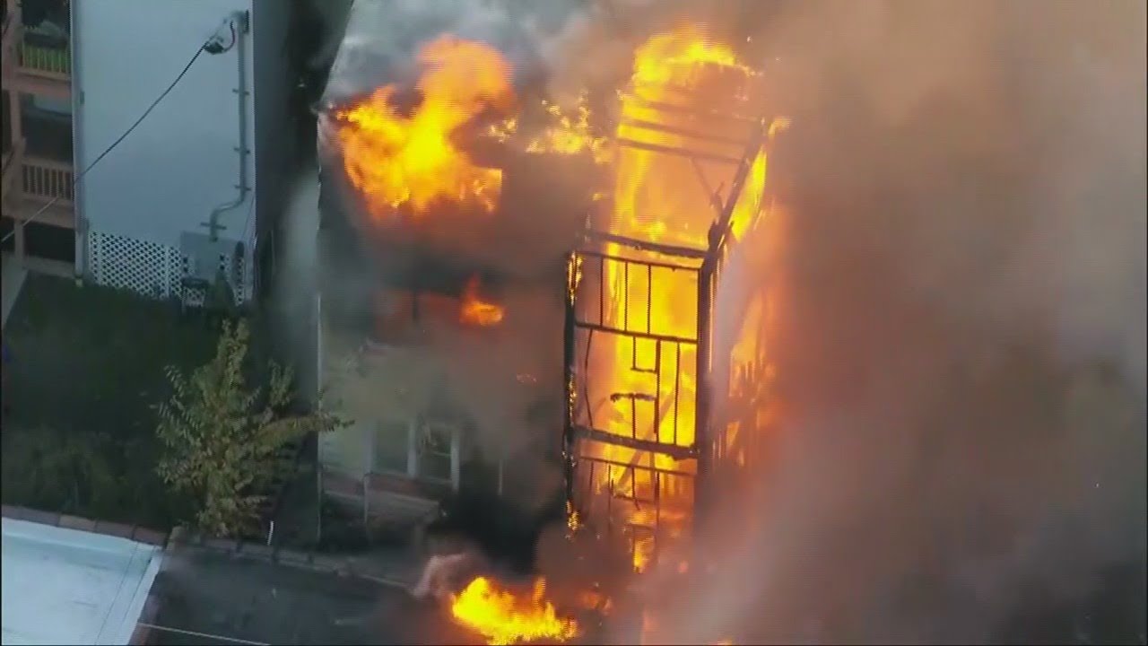 LIVE: Chicago apartment fire