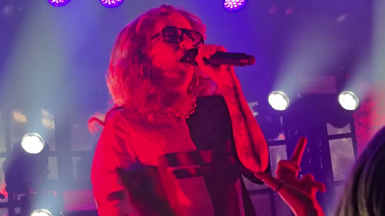 Haloo Helsinki! - Hulluuden Highway @ Tavastia, Helsinki 18.12.2024