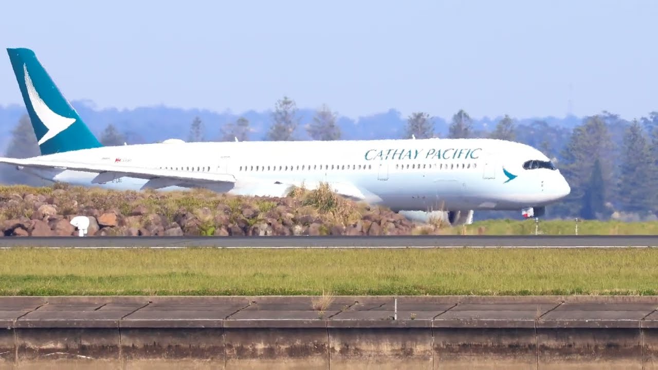 Cathay Pacific CX110 Sydney-Hong Kong B-LRU
