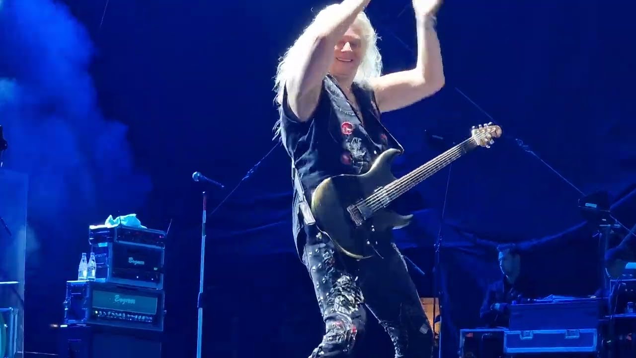 EDDA MÜVEK- Medley (live K.M.N. főtér Cluj RO aug2023)