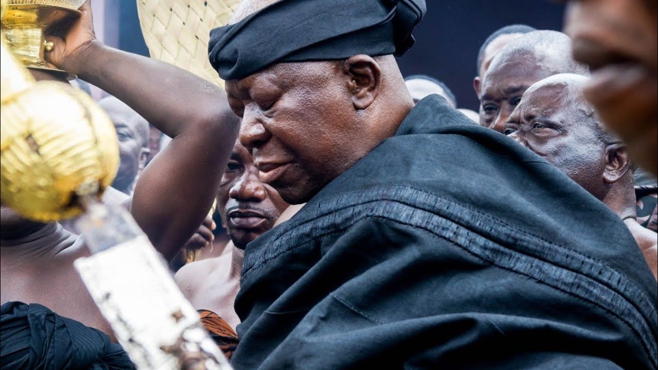 Entourage of Worawora Manhene arrived in Manhyia Palace #manhyiapalace #opemsuoradio 