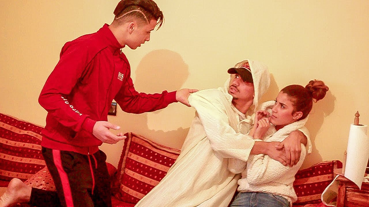 أب أحـب زوجـة إبنـه / شاهد عندما علم الإبن بسرهما...(الحياة الزوجية)