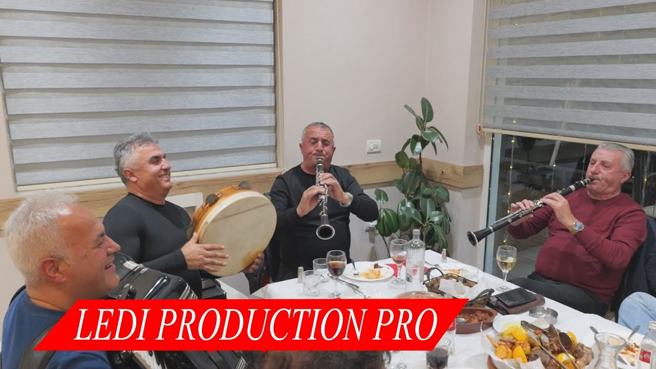 Vëllezërit Janca,Destan Myftari & Ndriçim Musai - Kolazh çke moj tambura qe s'bie Mbrëmje festive