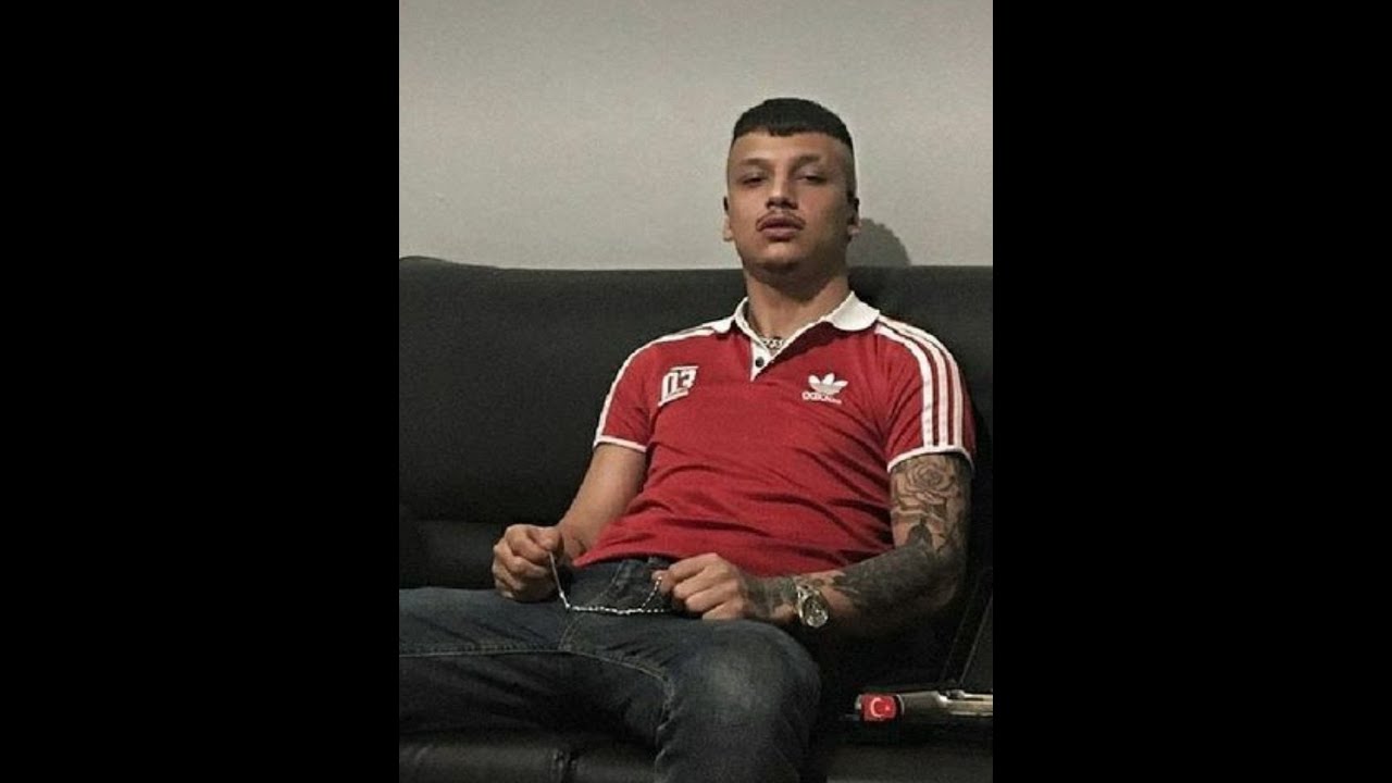 İki Elim Yakanda Polis Arasanda [www.kizilgaming.com]
