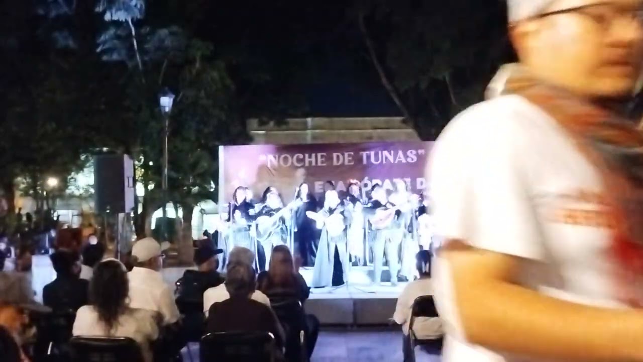 Mariposita. Tuna femenil de la UABJO 