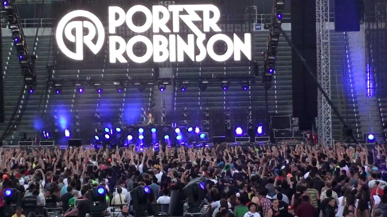 Porter Robinson - closing his set @ Tiësto's Club Life: College Invasion Tour - L.A.