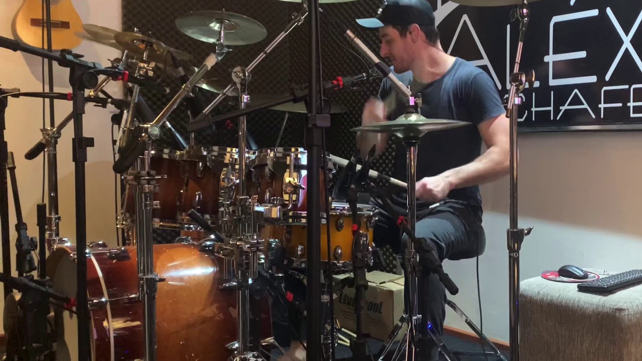 Thaeme e Thiago - Cora&ccedil;&atilde;o Apertado (Alex Schafer - Drum Cover)