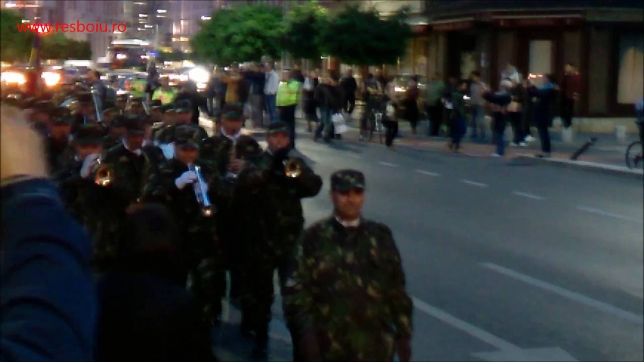 Ziua Armatei Romaniei - Retragere cu torte, Bucuresti 2016