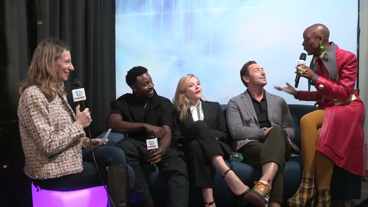 How would the cast of THE PERIPHERAL do in a VR battle? NYCC 2022 | TV Insider