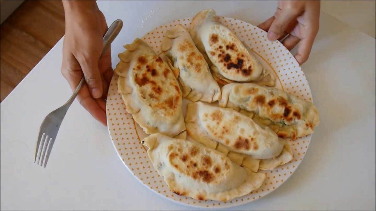 Comment faire des crêpes chinoises aux oeufs et légumes en version familiale. 家庭版的韭菜盒子!